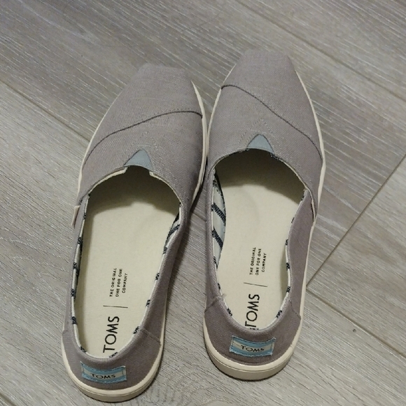 TOMS Gray Canvas Slip-On Shoes - Picture 5 of 9